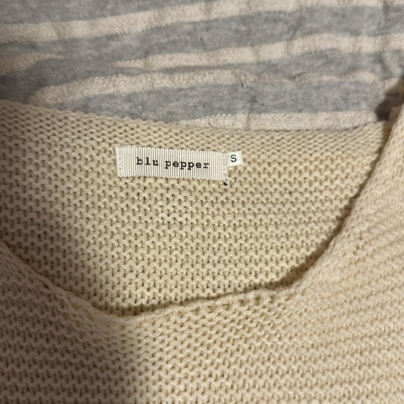 Sweater - Picture 3 of 4